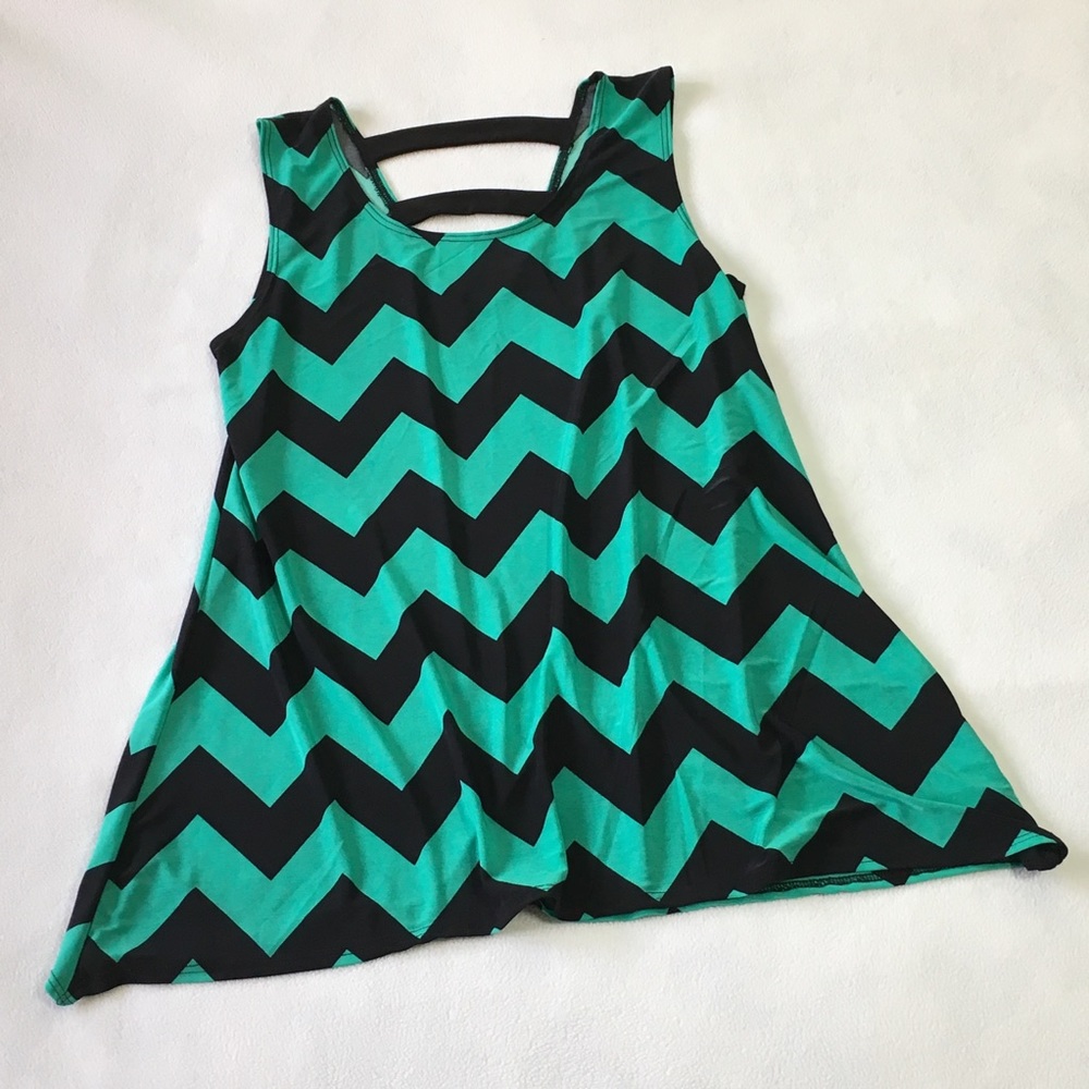 Star Vixen Large green & black chevron tank top